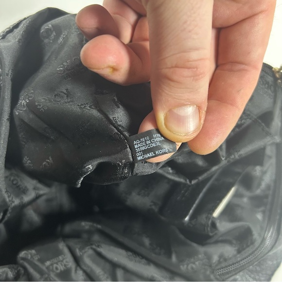 MICHAEL KORS Black Camden Drawstring Pebble Leather Tassel Shoulder Bag Purse - Picture 10 of 10